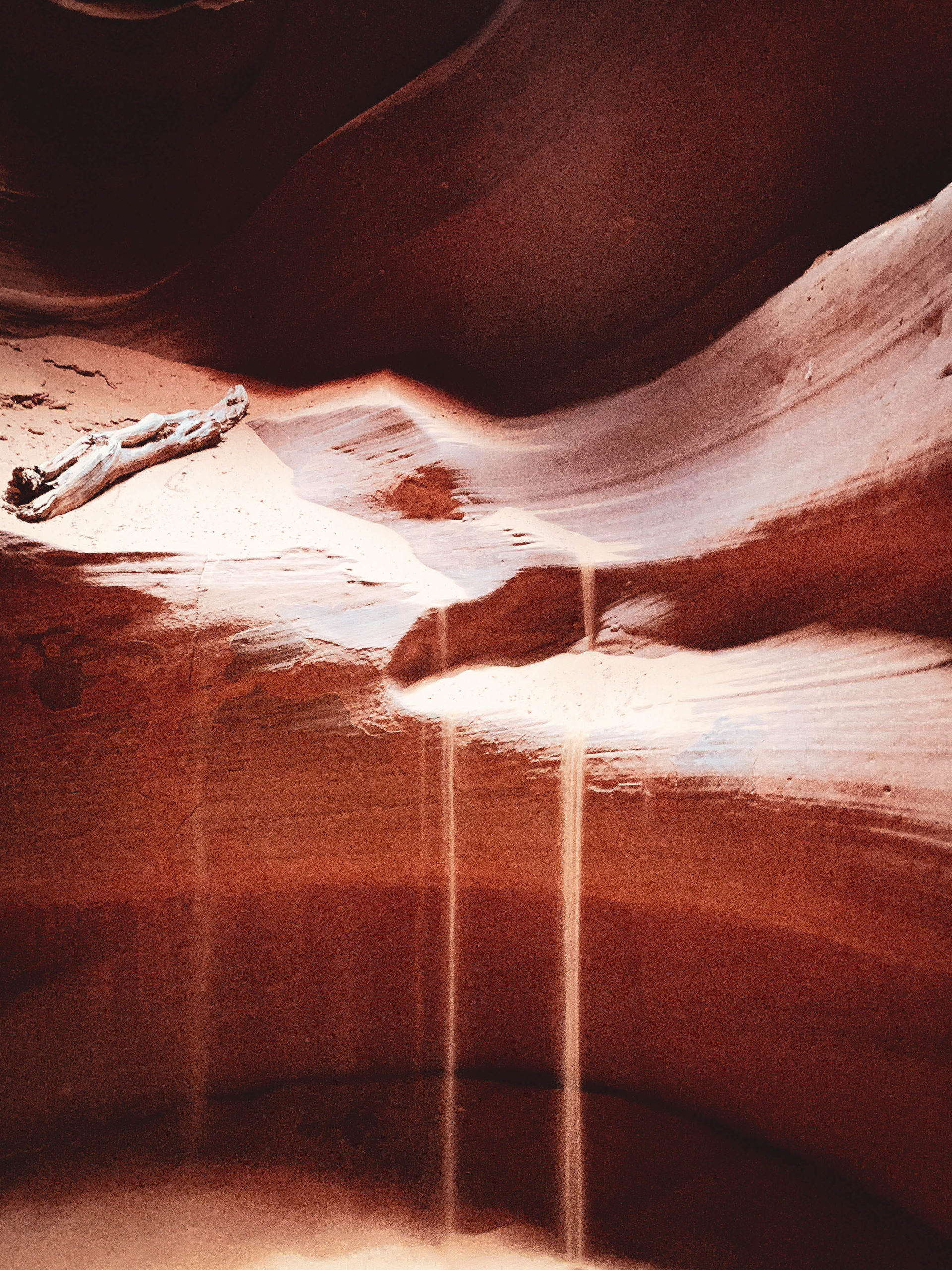 Sand falling in Antelope Canyon